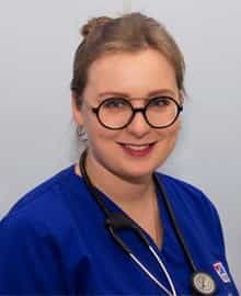 ALINA DERBAKOVA, DVM LOOMAARST, SISEARST